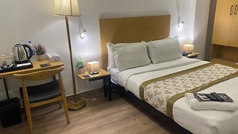 Saltstayz Express - Golf Course Road & DLF Phase-1