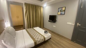 Saltstayz Express - Golf Course Road & DLF Phase-1