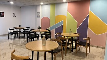 Saltstayz Express - Golf Course Road & DLF Phase-1