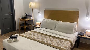 Saltstayz Express - Golf Course Road & DLF Phase-1