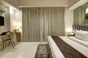 Saltstayz Premier - Golf Course Extension Road