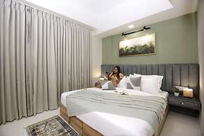 Saltstayz Premier - Golf Course Extension Road