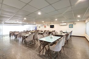 Saltstayz Select - Huda City Center