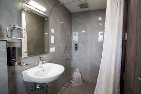 Saltstayz Select - Huda City Center