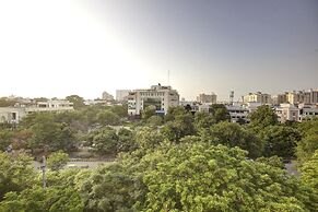 Saltstayz Select - Huda City Center