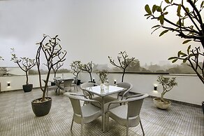 Saltstayz Select - Nehru Place & New Friends Colony