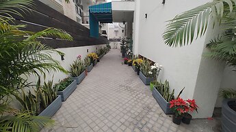 Saltstayz Select - Nehru Place & New Friends Colony