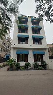 Saltstayz Select - Nehru Place & New Friends Colony