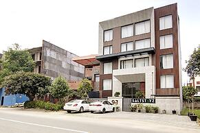 Saltstayz Premier – Cyber Hub