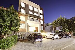 Saltstayz Premier – Cyber Hub