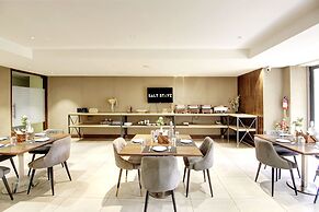 Saltstayz Premier – Cyber Hub