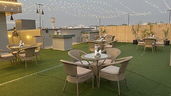 Saltstayz Premier – Cyber Hub