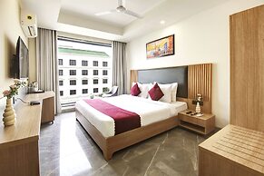 Saltstayz Premier – Cyber Hub