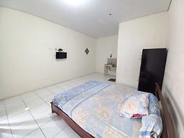 OYO LIFE 93634 Penginapan D'palinggihan Syariah