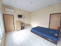 OYO LIFE 93634 Penginapan D'palinggihan Syariah