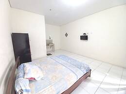 OYO LIFE 93634 Penginapan D'palinggihan Syariah