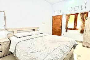 Belvilla Dedyluminous Near Sunset Beach Tanah Lot