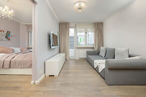 Central Warsaw Apartment by Renters