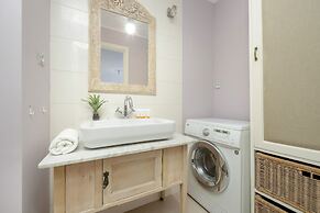 Central Warsaw Apartment by Renters