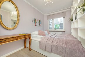 Central Warsaw Apartment by Renters
