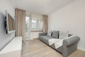 Central Warsaw Apartment by Renters
