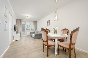 Central Warsaw Apartment by Renters