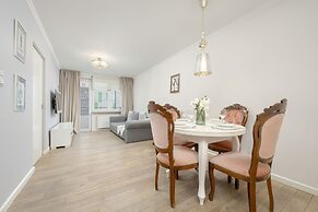 Central Warsaw Apartment by Renters