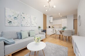 Zajezdnia Wrzeszcz Apartment by Renters