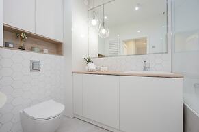 Zajezdnia Wrzeszcz Apartment by Renters