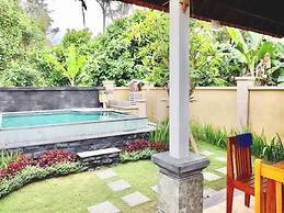 Belvilla Serene Picturesque Near Monkey ForestNearPura Tirta Tawar