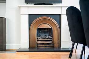 Elegant 2BR 2BA with Patio in Kennington
