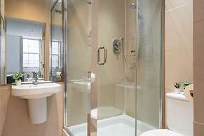 Elegant 2BR 2BA with Patio in Kennington