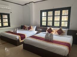 Vang Vieng Charming Boutique Hotel