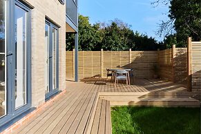 The Wembley Park Secret - Spacious 3bdr Flat With Terrace