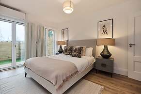 The Wembley Park Secret - Spacious 3bdr Flat With Terrace