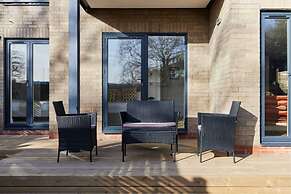 The Wembley Park Secret - Spacious 3bdr Flat With Terrace