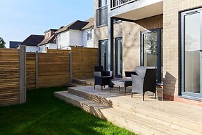 The Wembley Park Secret - Spacious 3bdr Flat With Terrace