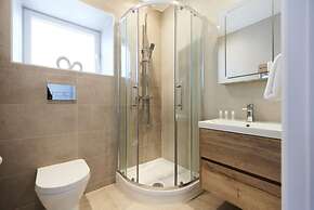 The Wembley Park Sanctuary - Stunning 2bdr Flat With Balcony