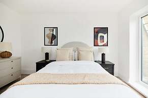 The Wembley Park Corner - Classy 2bdr Flat With Balcony