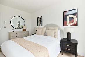 The Wembley Park Corner - Classy 2bdr Flat With Balcony