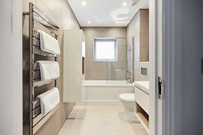 The Wembley Park Corner - Classy 2bdr Flat With Balcony