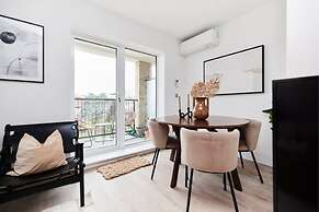 The Wembley Park Corner - Classy 2bdr Flat With Balcony