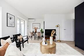 The Wembley Park Corner - Classy 2bdr Flat With Balcony