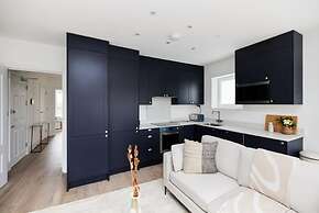 The Wembley Park Corner - Classy 2bdr Flat With Balcony