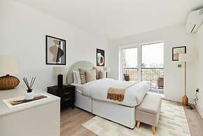 The Wembley Park Corner - Classy 2bdr Flat With Balcony