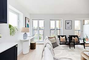 The Wembley Park Corner - Classy 2bdr Flat With Balcony