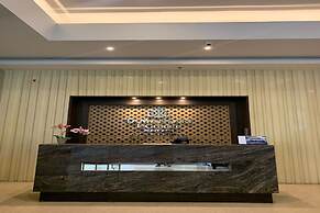 Capital O 93636 La Grande Apartment By UJM