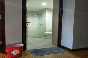 Capital O 93636 La Grande Apartment By UJM