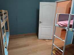 Room in Apartment - Bed In A 6-bed Dormitory Room 2 Male And Female Mi