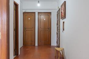 Room in Apartment - Double Bed Room 1 In Sintra Center Next To Olga Ca